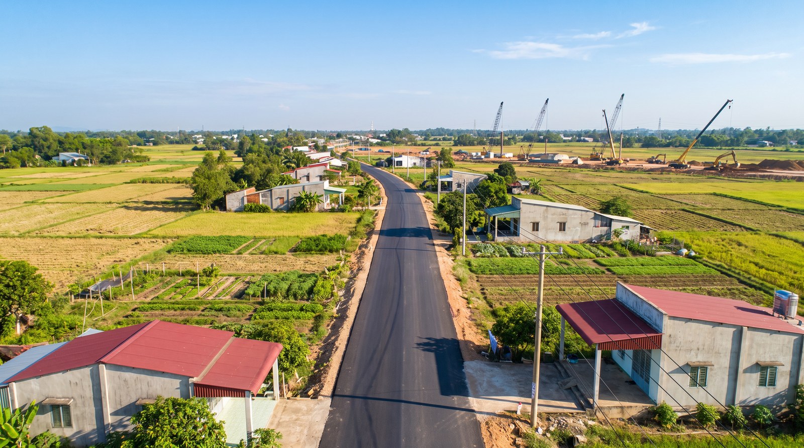 Khu dân cư và đất quanh sân bay Long Thành với đường kết nối đang xây dựng