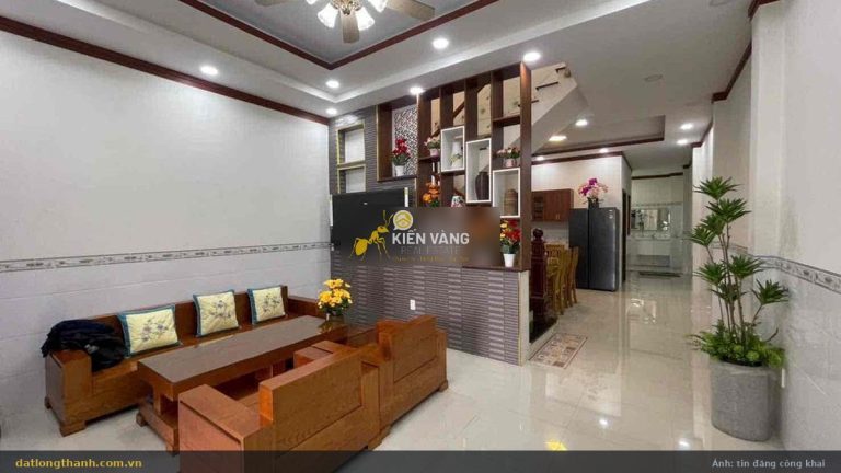 Không gian phòng khách thông bếp căn nhà 106 m² xã Long Thành
