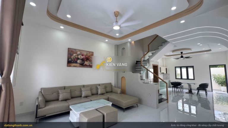 Nhà phố 1 trệt 2 lầu trung tâm xã Long Thành, 4 phòng ngủ, sân ô tô — 5,6 tỷ